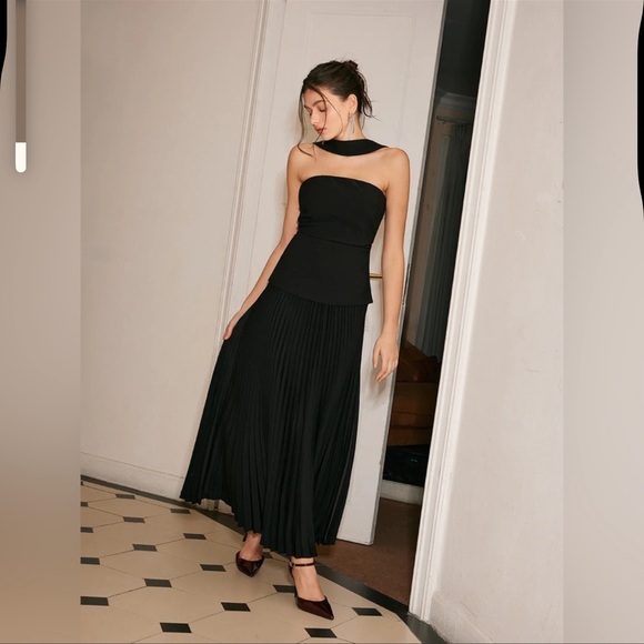 NWT COMMENSE BLACK PLEATED DRESS - Picture 1 of 4